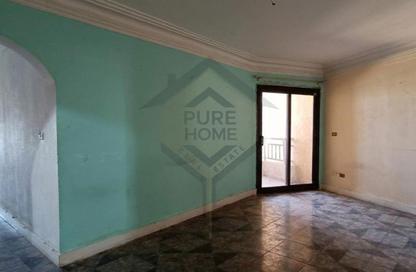 Apartment - 3 Bedrooms - 1 Bathroom for sale in Sidi Beshr Mosque St. - Sidi Beshr - Hay Awal El Montazah - Alexandria