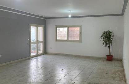 Apartment - 3 Bedrooms - 2 Bathrooms for rent in Madinet Al Sahafeyeen - North Investors Area - New Cairo City - Cairo