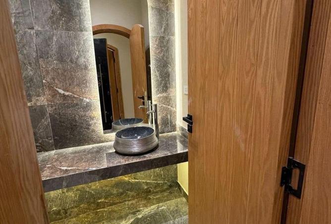 8673484 - Property Image 3