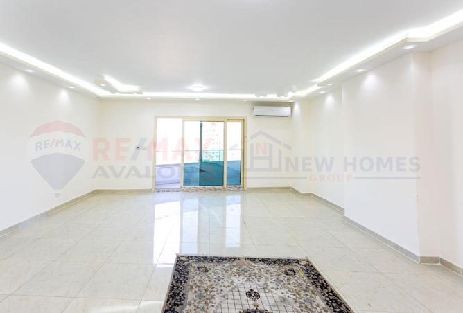 8395388 - Property Image 2