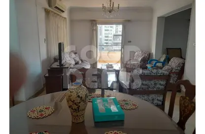 شقة - 3 غرف نوم - 2 حمامات للبيع في شارع مصطفي النحاس - المنطقة السادسة - مدينة نصر - القاهرة