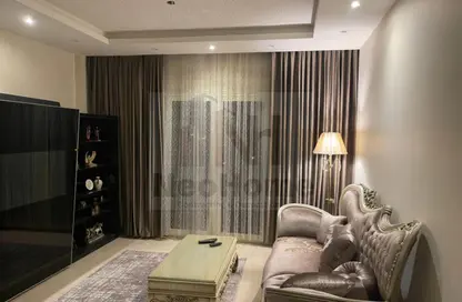 شقة - 3 غرف نوم - 2 حمامات للايجار في مدينة وصال - كمبوندات الشروق - مدينة الشروق - القاهرة