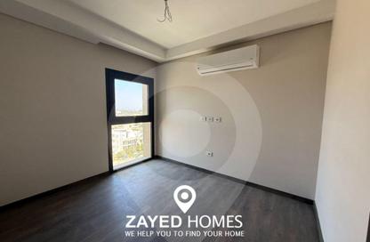 Apartment - 2 Bedrooms - 2 Bathrooms for rent in Park Side Residence - Zed Towers - Sheikh Zayed Compounds - Sheikh Zayed City - Giza