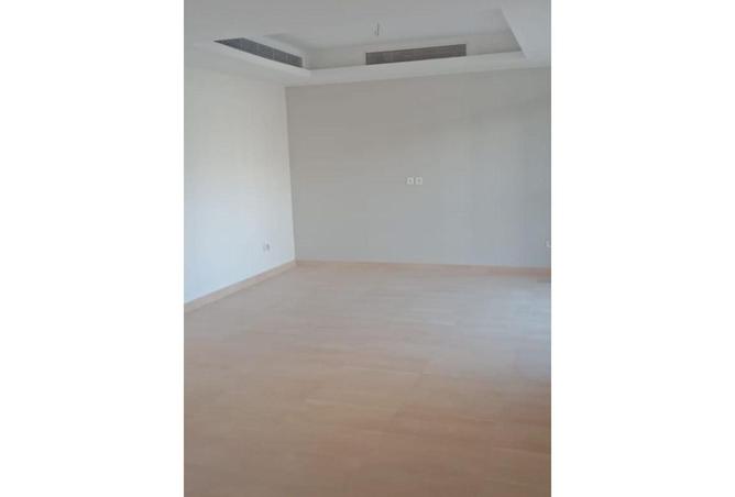 74027738 - Property Image 2
