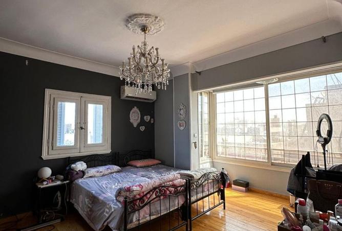 98823404 - Property Image 2