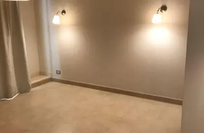 شقة - 1 حمام للايجار في ذا فيلدج - المستثمرين الجنوبية - مدينة القاهرة الجديدة - القاهرة