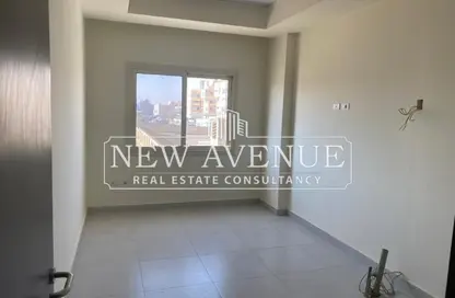 عيادة - غرفة نوم - 1 حمام للايجار في اليجانتري - الحي الاول - التجمع الخامس - مدينة القاهرة الجديدة - القاهرة