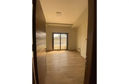 Office Space - 2 Bedrooms - 1 Bathroom for rent in Pearl Des Rois - 5th Settlement Compounds - The 5th Settlement - New Cairo City - Cairo