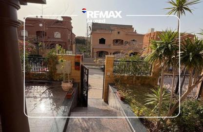 Villa - 5 Bedrooms - 3 Bathrooms for rent in 1st District - Sheikh Zayed City - Giza
