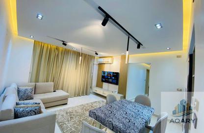 Apartment - 2 Bedrooms - 1 Bathroom for rent in Sarayat Al Maadi - Hay El Maadi - Cairo
