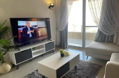 شقة - 2 غرف نوم - 2 حمامات للايجار في ذا فيلدج - المستثمرين الجنوبية - مدينة القاهرة الجديدة - القاهرة