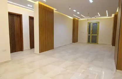 شقة - 3 غرف نوم - 2 حمامات للبيع في البوابة الرابعة - مينا - حدائق الاهرام - الجيزة