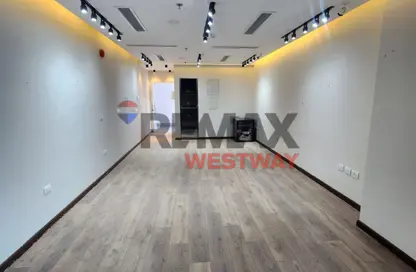 Office Space - Studio - 1 Bathroom for rent in Ritzy - Al Shabab St. - Sheikh Zayed City - Giza