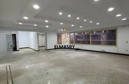 مساحات مكتبية - 8 غرف نوم - 4 حمامات للايجار في شارع مصدق - الدقي - الجيزة