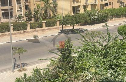 Apartment - 3 Bedrooms - 3 Bathrooms for sale in Beverly Hills Road - 17th District - Sheikh Zayed City - Giza