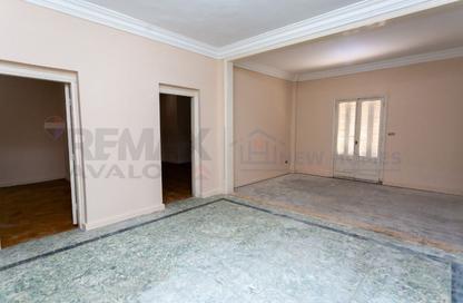 شقة - 6 غرف نوم - 3 حمامات للبيع في الأزاريطة - حي وسط - الاسكندرية