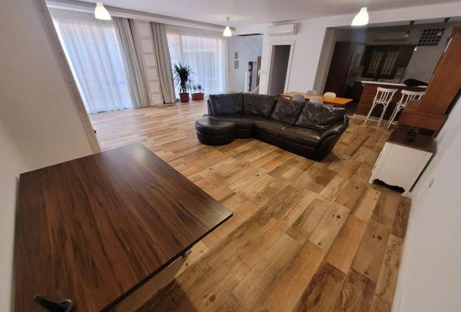 55761347 - Property Main Image