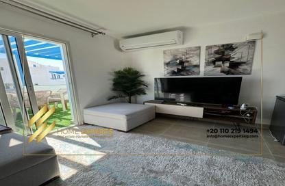 Penthouse - 3 Bedrooms - 2 Bathrooms for rent in Mountain View - Ras Al Hekma - North Coast