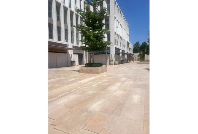 83406757 - Property Image 2