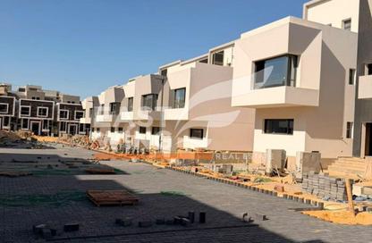 Townhouse - 3 - 4 for sale in Eastshire compound - 5th Settlement Compounds - The 5th Settlement - New Cairo City - Cairo