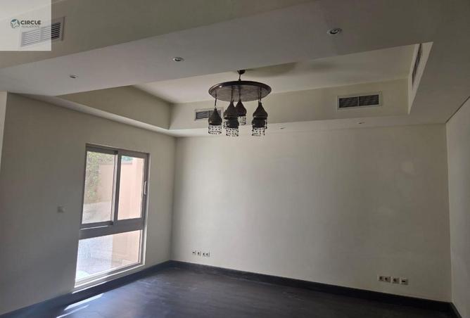 102625003 - Property Image 3