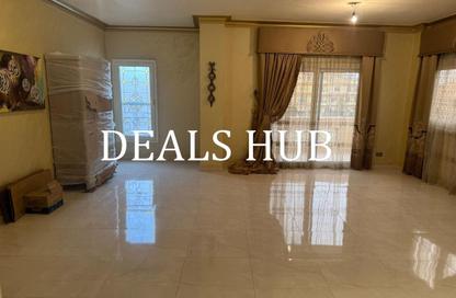 Apartment - 4 Bedrooms - 3 Bathrooms for sale in Area D - Ganoob El Acadimia - New Cairo City - Cairo