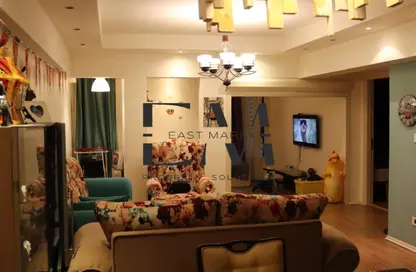 شقة - 2 غرف نوم - 1 حمام للبيع في شارع محيي الدين عبد الحميد - المنطقة الثامنة - مدينة نصر - القاهرة