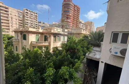 Apartment - 3 Bedrooms - 3 Bathrooms for sale in Mostafa Maher St. - Glim - Hay Sharq - Alexandria