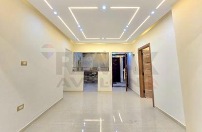 Apartment - 3 Bedrooms - 1 Bathroom for sale in Miami - Hay Awal El Montazah - Alexandria