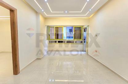 Apartment - 3 Bedrooms - 1 Bathroom for sale in Miami - Hay Awal El Montazah - Alexandria