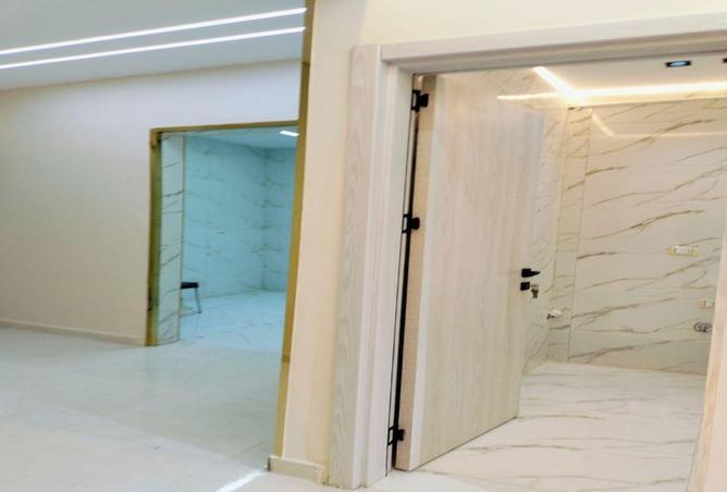 67220109 - Property Image 2