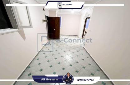 Apartment - 3 Bedrooms - 1 Bathroom for rent in Shaarawy St. - Laurent - Hay Sharq - Alexandria