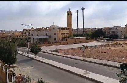 شقة - 4 غرف نوم - 3 حمامات للبيع في طريق الشباب - المجاورة الرابعة - الحي الثاني شرق - مدينة الشروق - القاهرة