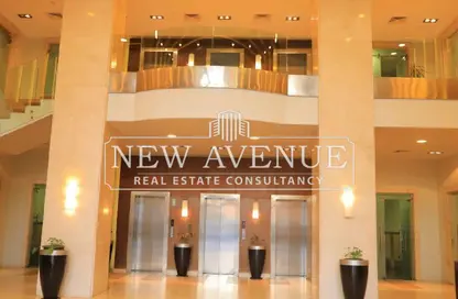 طابق كامل - استوديو - 1 حمام للايجار في شارع التسعين الجنوبي - التجمع الخامس - مدينة القاهرة الجديدة - القاهرة