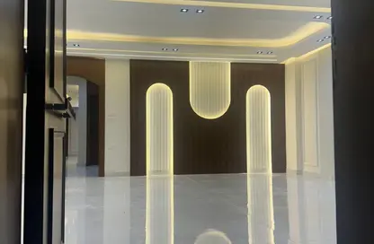 شقة - 3 غرف نوم - 2 حمامات للبيع في الحي الرابع - مدينة 6 أكتوبر - الجيزة