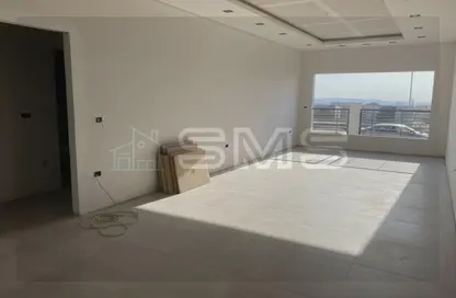 شقة - 3 غرف نوم - 3 حمامات للايجار في امتداد غرب جولف - كمبوندات القطامية - القطامية - مدينة القاهرة الجديدة - القاهرة