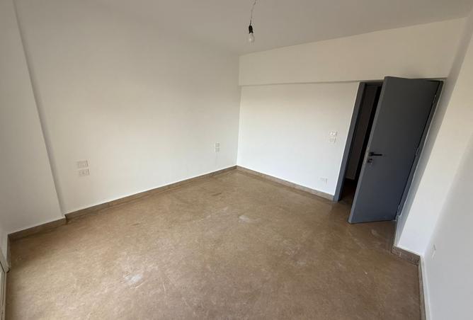 98007692 - Property Image 3