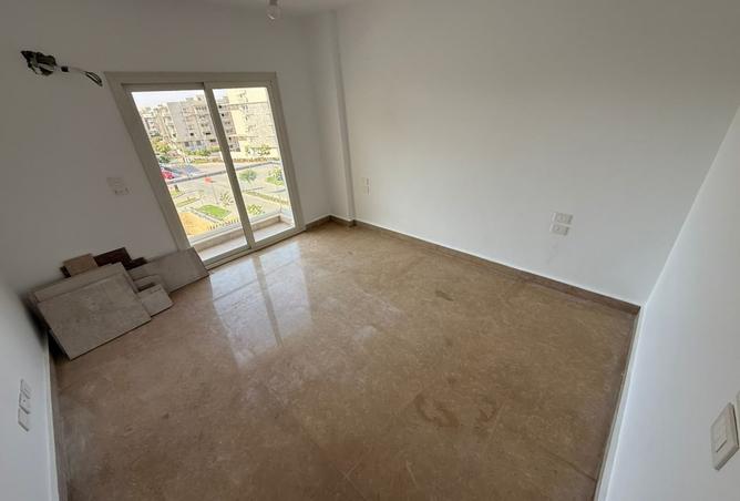 98007692 - Property Image 2