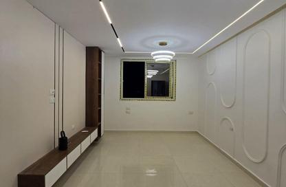 Apartment - 3 Bedrooms - 2 Bathrooms for sale in Al Lebeny Axis - El Mariouteya - Faisal - Hay El Haram - Giza