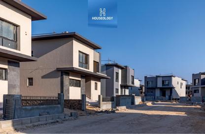 Villa - 3 Bedrooms - 5 Bathrooms for sale in Swan Lake Residence - 5th Settlement Compounds - The 5th Settlement - New Cairo City - Cairo