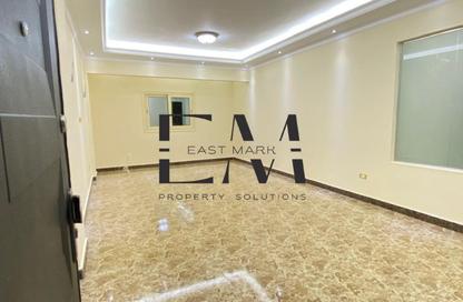 Apartment - 3 Bedrooms - 2 Bathrooms for rent in Mohammed Farid Axis - District 4 - The 5th Settlement - New Cairo City - Cairo