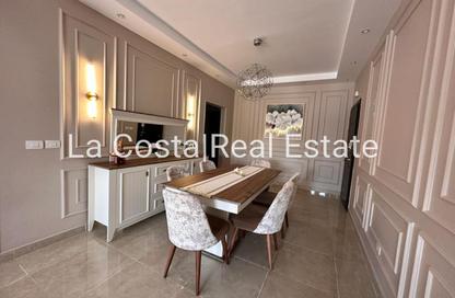 Apartment - 3 Bedrooms - 2 Bathrooms for sale in Fifth Square - The 5th Settlement - New Cairo City - Cairo