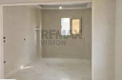 Apartment - 3 Bedrooms - 1 Bathroom for sale in Mohamed Bahaa Al Din Al Ghouri St. - Smouha - Hay Sharq - Alexandria