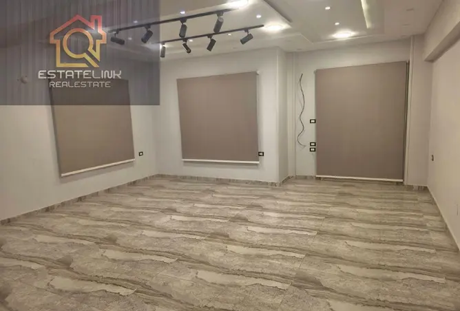 102075415 - Property Image 2