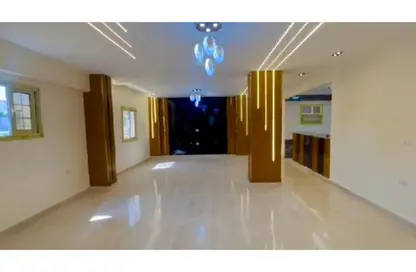 شقة - 3 غرف نوم - 2 حمامات للبيع في الحي السابع - الشيخ زايد - الجيزة