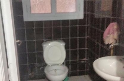 Apartment - 3 Bedrooms - 1 Bathroom for rent in Ali Al Gendy St. - 6th Zone - Nasr City - Cairo
