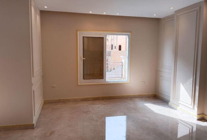 8576870 - Property Image 2