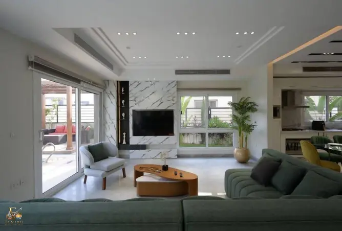 98834070 - Property Image 2