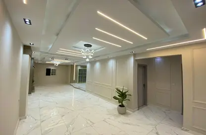 شقة - 3 غرف نوم - 2 حمامات للبيع في البوابة الاولي - خوفو - حدائق الاهرام - الجيزة