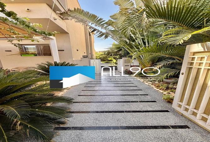102077330 - Property Image 2